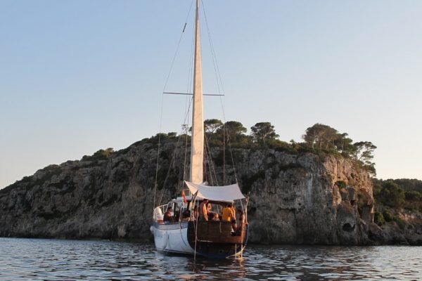 Segelyacht Mallorca Segeltörn Charter Mallorca Segelspass Mallorca Daycharter Tagestörn Katamaran Charter Mallorca Tagescharter Bootsausflug Event Incentive Mallorca Betriebsausflug Maretime Events Segelyacht Mallorca Segeltörn Charter Mallorca Segelspass Mallorca Daycharter Tagestörn Katamaran Charter Mallorca Tagescharter Bootsausflug Event Incentive Mallorca Betriebsausflug Maretime Events